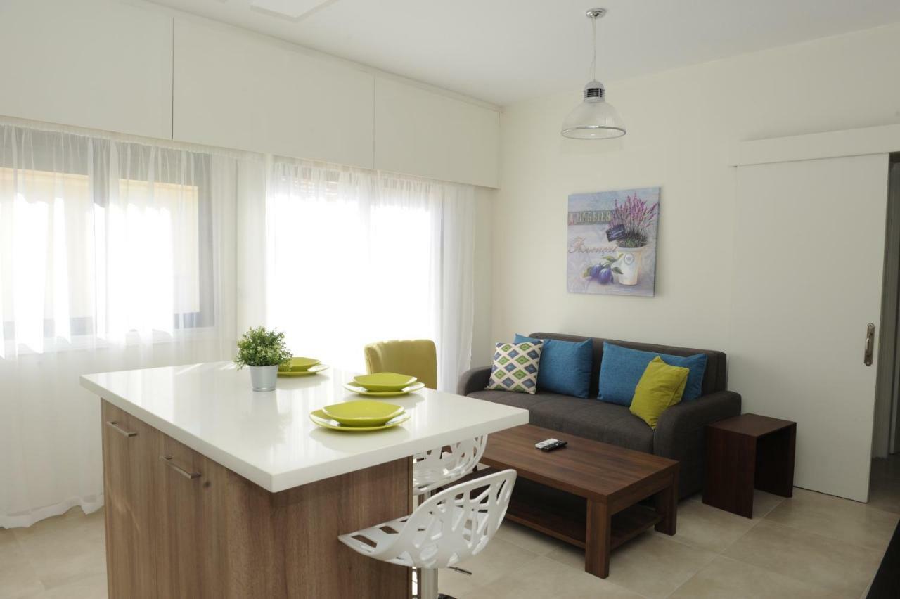 By The Way Apartment Ларнака Екстер'єр фото